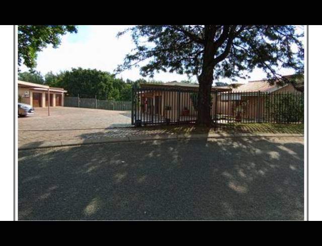 2 BEDROOM TOWNHOUSE FOR SALE IN WOODMEAD